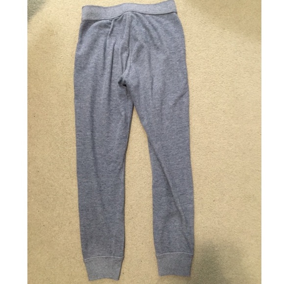 Comfy Hollister Sweatpants!! - Picture 2 of 3